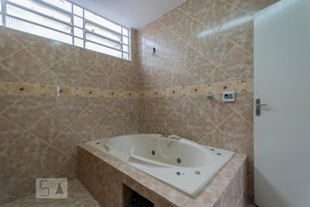 Casa à venda com 280m², 3 quartos e 3 vagasBanheiro da Suite