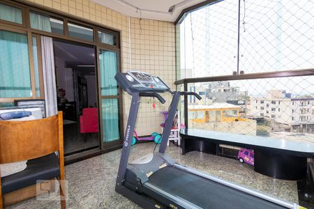 Apartamento à venda com 200m², 4 quartos e 3 vagasVaranda