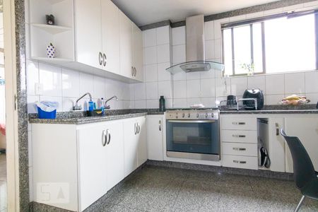 Apartamento à venda com 200m², 4 quartos e 3 vagasDetalhe da cozinha