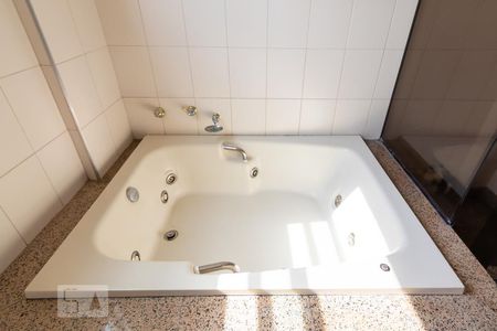 Apartamento à venda com 200m², 4 quartos e 3 vagasBanheira de hidromassagem