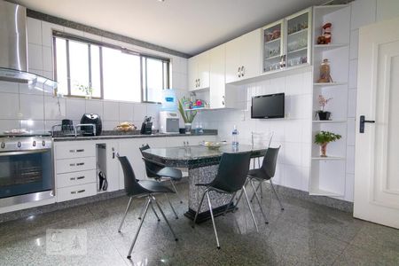 Apartamento à venda com 200m², 4 quartos e 3 vagasCozinha