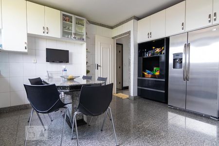Apartamento à venda com 200m², 4 quartos e 3 vagasCozinha