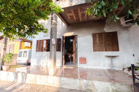 Casa à venda com 175m², 3 quartos e 2 vagas Casa à venda com 175m², 3 quartos e 2 vagasFachada