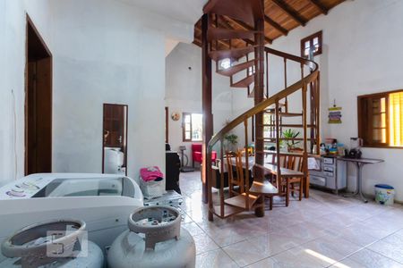 Casa à venda com 175m², 3 quartos e 2 vagas Casa à venda com 175m², 3 quartos e 2 vagasCozinha