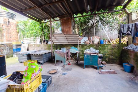 Casa à venda com 175m², 3 quartos e 2 vagas Casa à venda com 175m², 3 quartos e 2 vagasPátio fundos