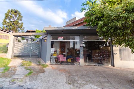 Casa à venda com 175m², 3 quartos e 2 vagas Casa à venda com 175m², 3 quartos e 2 vagasFachada