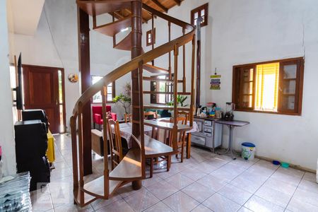 Casa à venda com 175m², 3 quartos e 2 vagas Casa à venda com 175m², 3 quartos e 2 vagasCozinha