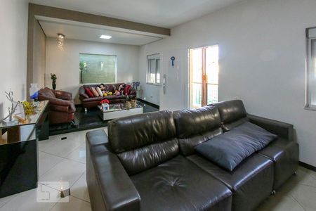 Casa à venda com 360m², 3 quartos e 3 vagasSala