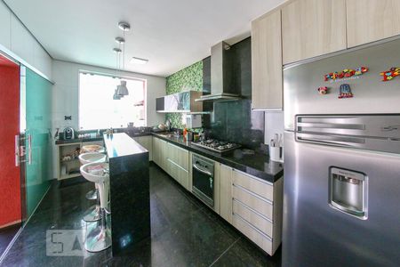 Casa à venda com 360m², 3 quartos e 3 vagasCozinha 2