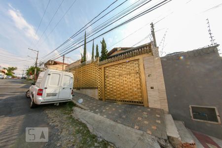 Casa à venda com 360m², 3 quartos e 3 vagasFachada