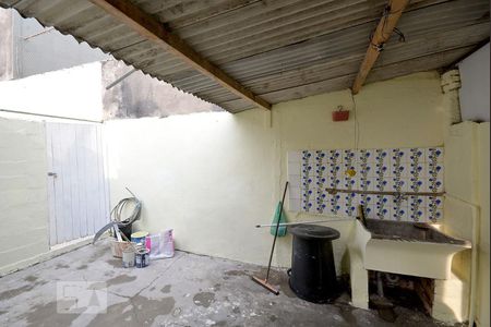 Casa à venda com 45m², 1 quarto e 1 vagaQuintal