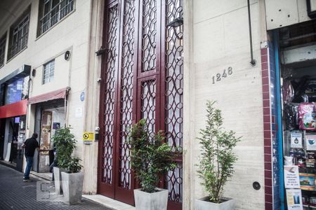 Fachada do bloco de apartamento à venda com 1 quarto, 45m² em República, São Paulo