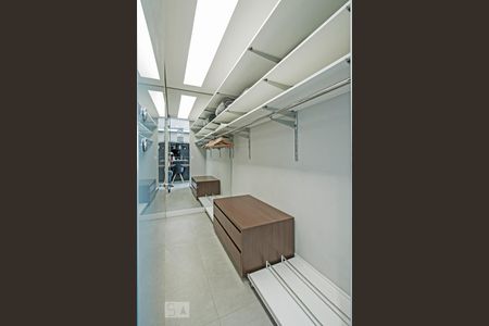 Apartamento à venda com 49m², 1 quarto e sem vagaCloset e Banheiro