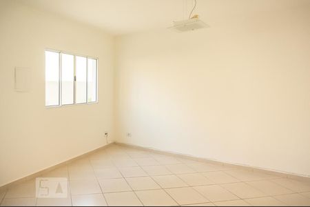 Sala de casa de condomínio à venda com 3 quartos, 80m² em Vila Mangalot, São Paulo