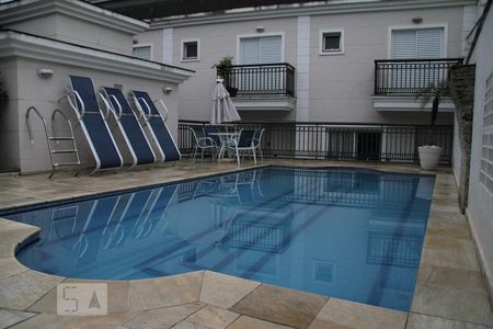 Casa à venda com 250m², 3 quartos e 4 vagasPiscina