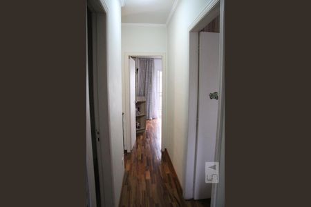 Casa à venda com 250m², 3 quartos e 4 vagasCorredor