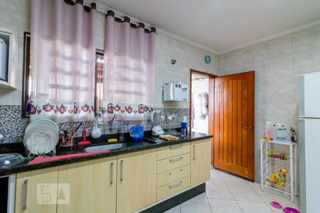 Casa à venda com 298m², 3 quartos e 6 vagasCozinha 