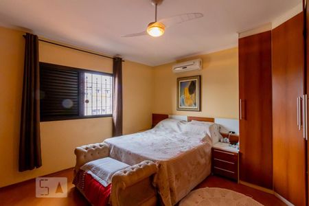 Casa à venda com 298m², 3 quartos e 6 vagasSuíte 