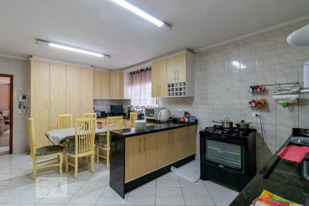 Casa à venda com 298m², 3 quartos e 6 vagasCozinha 