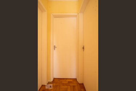 Corredor de apartamento para alugar com 2 quartos, 84m² em Higienópolis, Porto Alegre