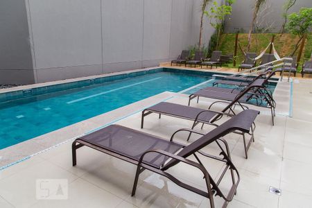 Studio para alugar com 27m², 1 quarto e sem vaga Studio para alugar com 27m², 1 quarto e sem vagaÁrea comum - Piscina