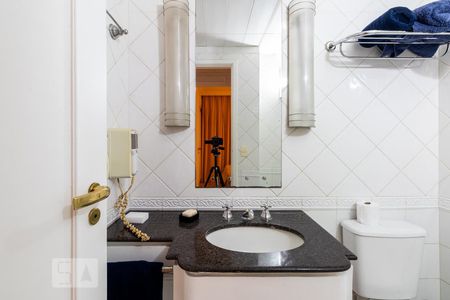 Banheiro Suite de apartamento para alugar com 1 quarto, 30m² em Vila Olímpia, São Paulo