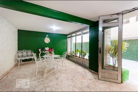 Studio para alugar com 35m², 1 quarto e 1 vaga Studio para alugar com 35m², 1 quarto e 1 vagaHall de entrada