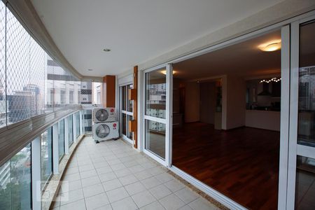 Varanda de apartamento à venda com 3 quartos, 125m² em Vila Olímpia, São Paulo