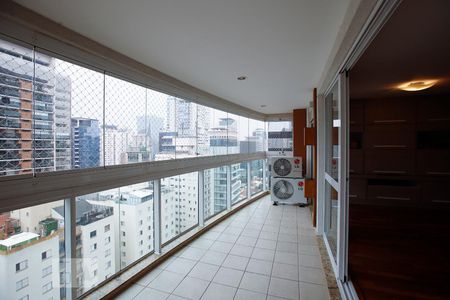 Varanda de apartamento à venda com 3 quartos, 125m² em Vila Olímpia, São Paulo