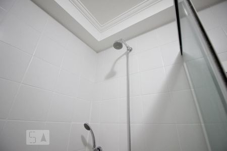 Apartamento à venda com 132m², 3 quartos e 2 vagasChuveiro