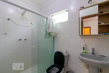 Casa à venda com 200m², 3 quartos e 4 vagasBanheiro da Suíte 3