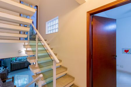 Escadas de casa à venda com 3 quartos, 200m² em Vila Brasilio Machado, São Paulo