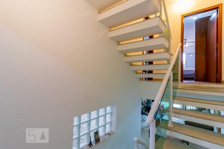 Escadas de casa à venda com 3 quartos, 200m² em Vila Brasilio Machado, São Paulo