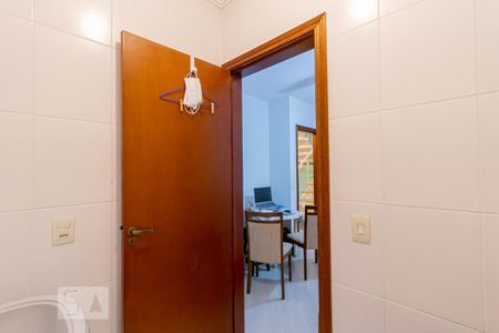 Casa à venda com 200m², 3 quartos e 4 vagasBanheiro da Suíte 2