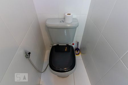 Casa à venda com 200m², 3 quartos e 4 vagasBanheiro da Suíte 1