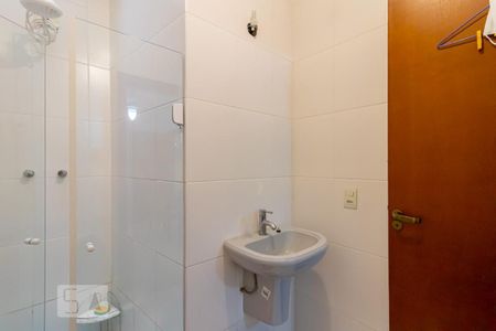 Casa à venda com 200m², 3 quartos e 4 vagasBanheiro da Suíte 2