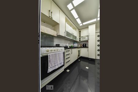 Apartamento à venda com 104m², 3 quartos e 2 vagasCozinha