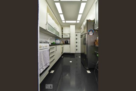 Apartamento à venda com 104m², 3 quartos e 2 vagasCozinha