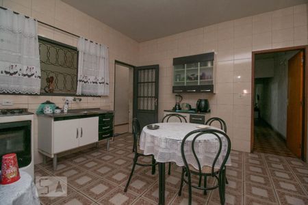 Casa à venda com 215m², 4 quartos e 2 vagasCozinha