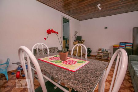 Casa à venda com 215m², 4 quartos e 2 vagasSala Casa 2