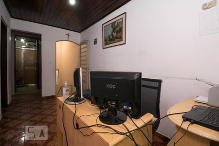 Casa à venda com 215m², 4 quartos e 2 vagasEscritório