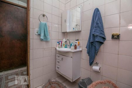 Casa à venda com 215m², 4 quartos e 2 vagasBanheiro Casa 1