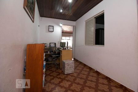 Casa à venda com 215m², 4 quartos e 2 vagasEscritório