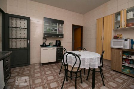Casa à venda com 215m², 4 quartos e 2 vagasCozinha