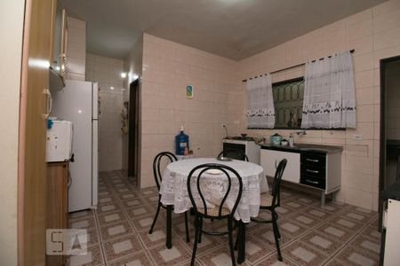 Casa à venda com 215m², 4 quartos e 2 vagasCozinha