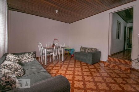 Casa à venda com 215m², 4 quartos e 2 vagasSala Casa 2