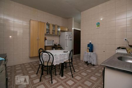 Casa à venda com 215m², 4 quartos e 2 vagasCozinha
