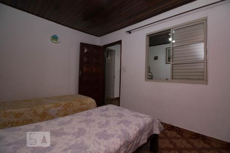 Casa à venda com 215m², 4 quartos e 2 vagasQuarto Casa 2