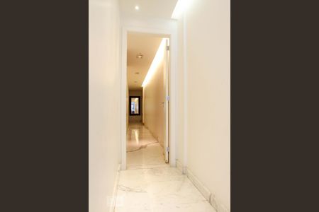 Apartamento à venda com 324m², 4 quartos e 2 vagasCorredor