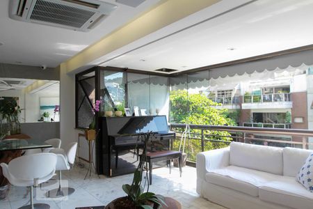 Apartamento à venda com 324m², 4 quartos e 2 vagasSala